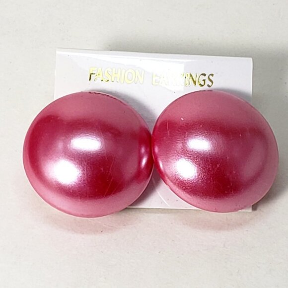 Gold tone Stylish Pink Dome Clip-On Earrings – Elegant Chic Statement Jewelry - Picture 6 of 7